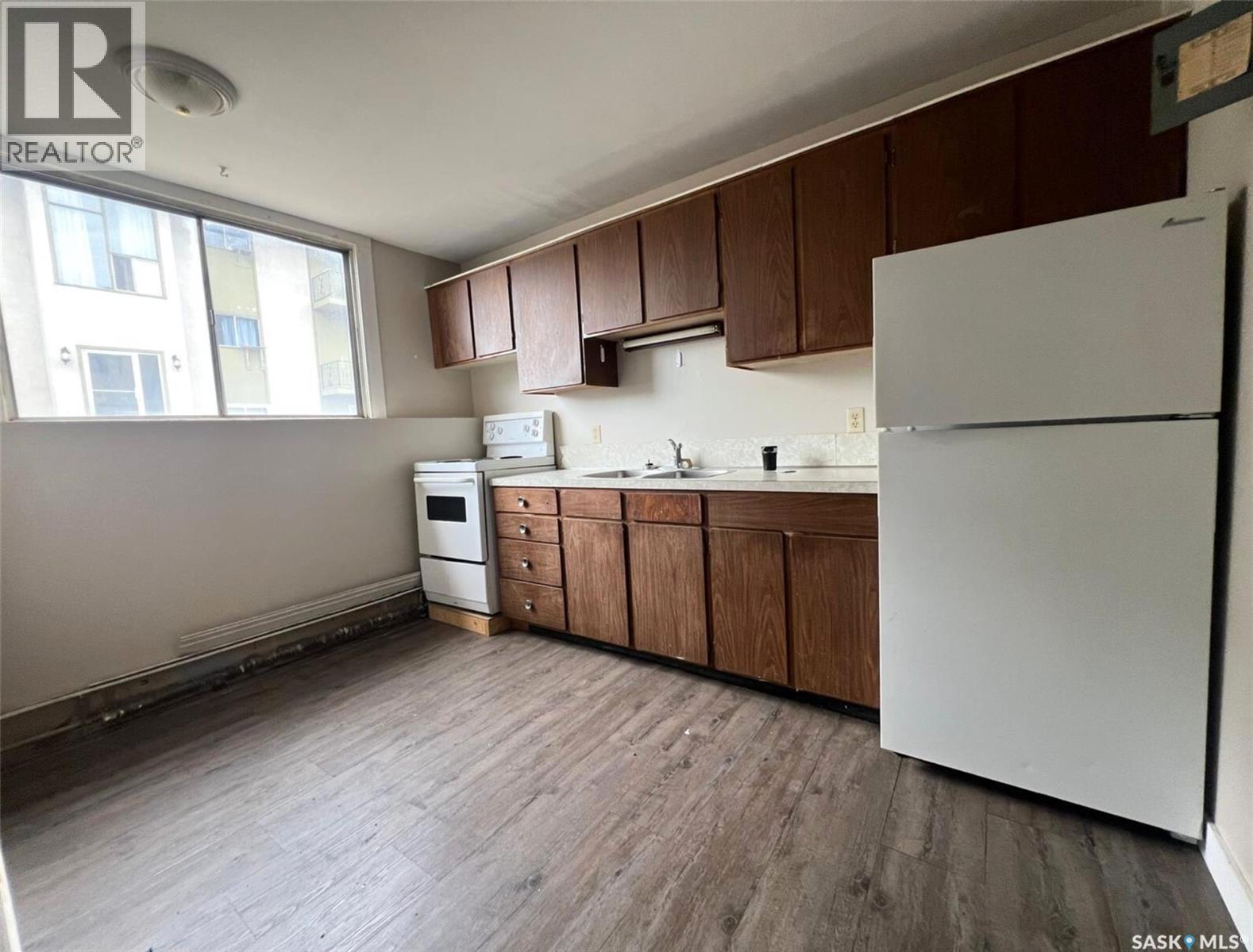Multi-family House Low rise for Sale in  Begg STREET W Swift Current 