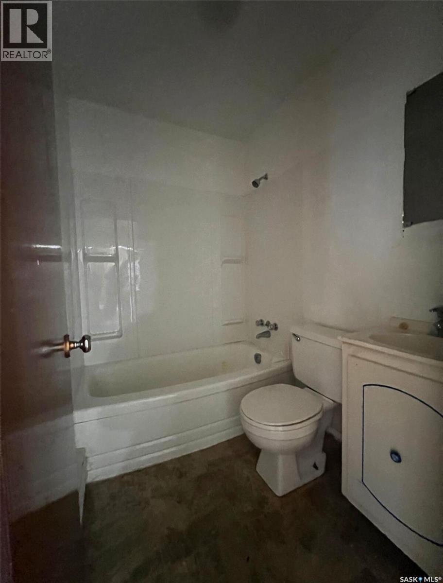 Multi-family House Low rise for Sale in  Begg STREET W Swift Current 