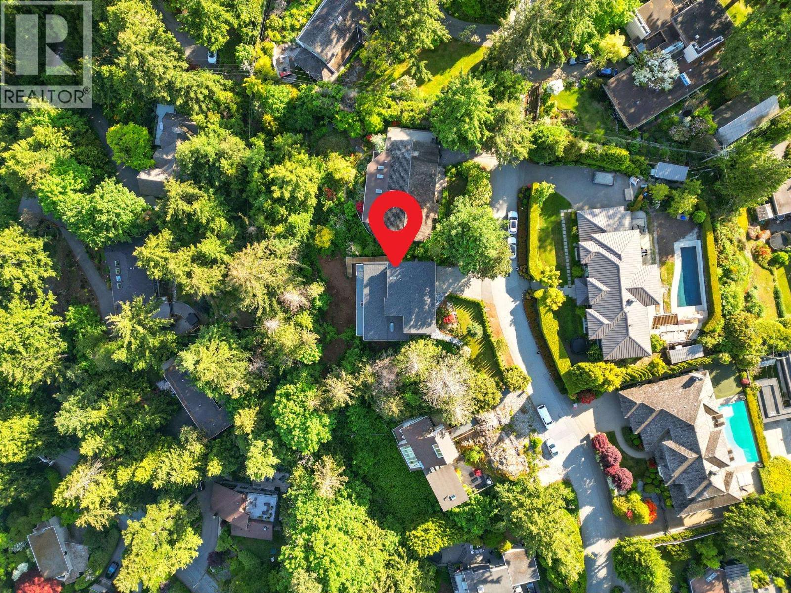 Photo 38 of 6230 Summit Avenue, West Vancouver BC