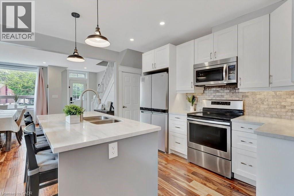 Photo 2 of 102 Poplar Avenue, Acton ON