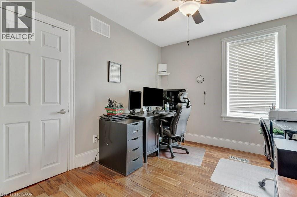 Photo 6 of 102 Poplar Avenue, Acton ON