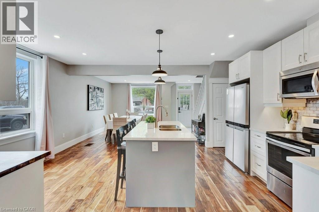 Photo 40 of 102 Poplar Avenue, Acton ON