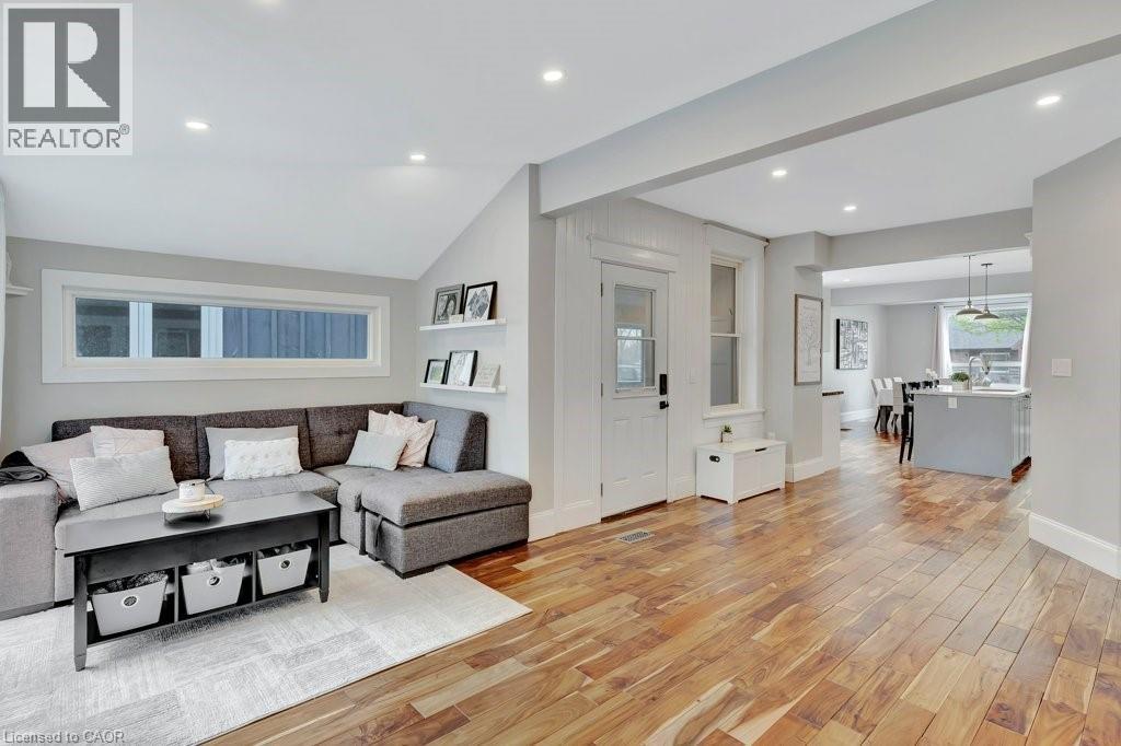 Photo 20 of 102 Poplar Avenue, Acton ON