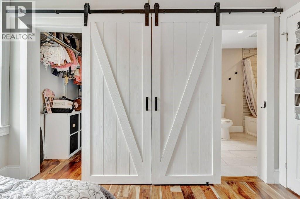 Photo 36 of 102 Poplar Avenue, Acton ON
