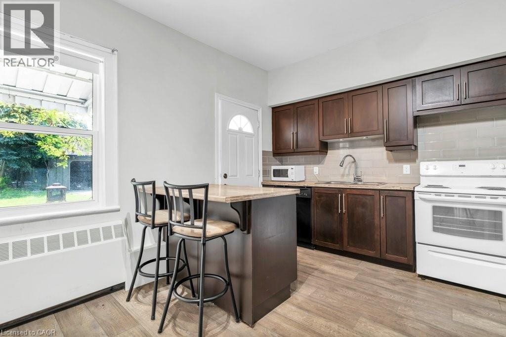 Photo 11 of 31 Bruce Street, Cambridge ON