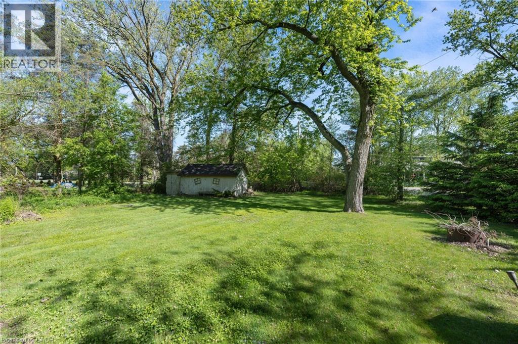 Photo 10 of 303 Erie Boulevard, Long Point ON