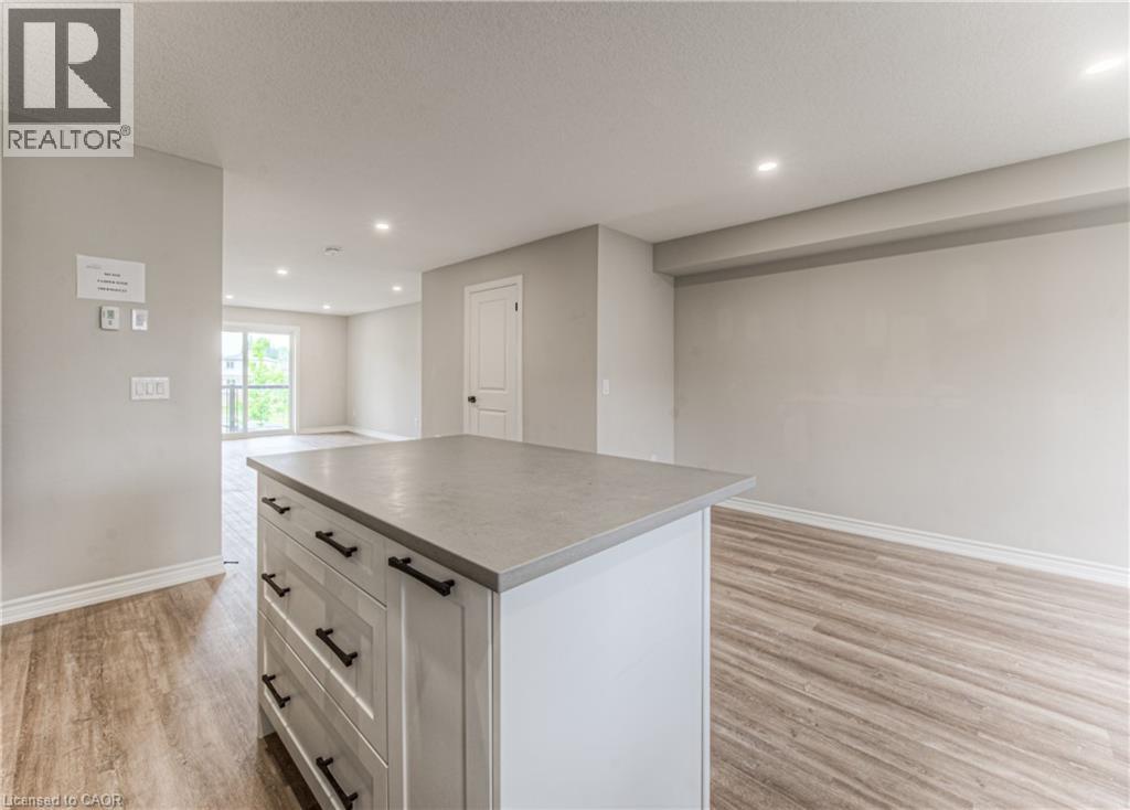 Photo 29 of 253 Chapel Hill Drive, Kitchener ON
