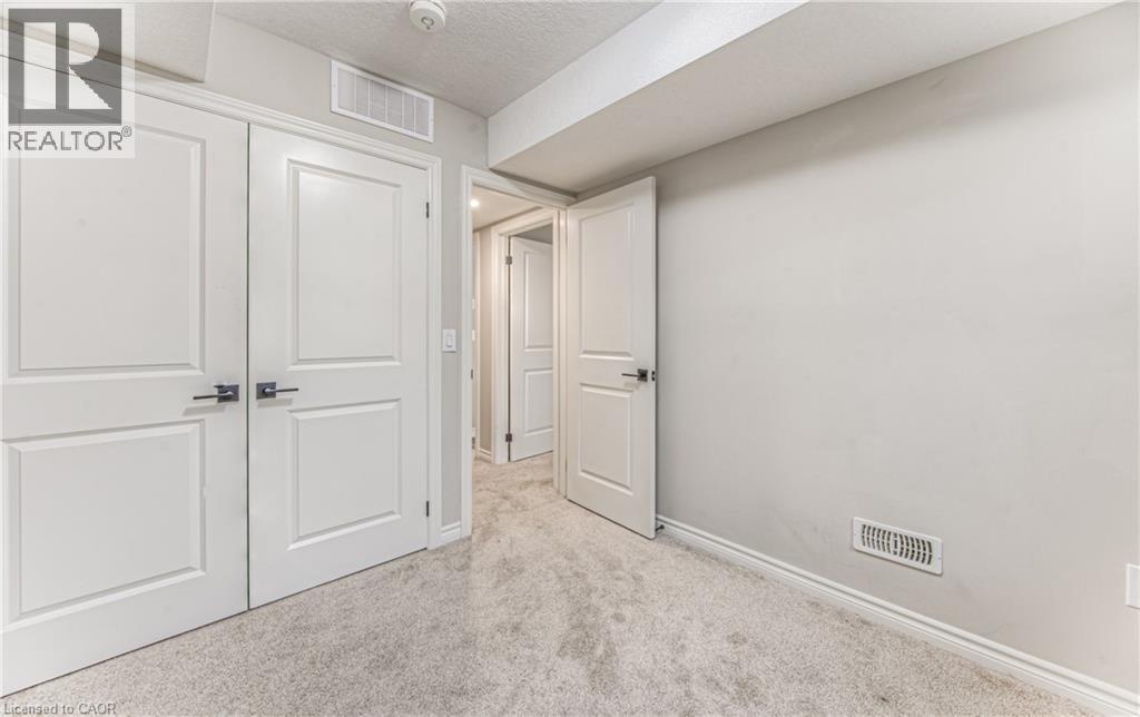 Photo 3 of 253 Chapel Hill Drive, Kitchener ON