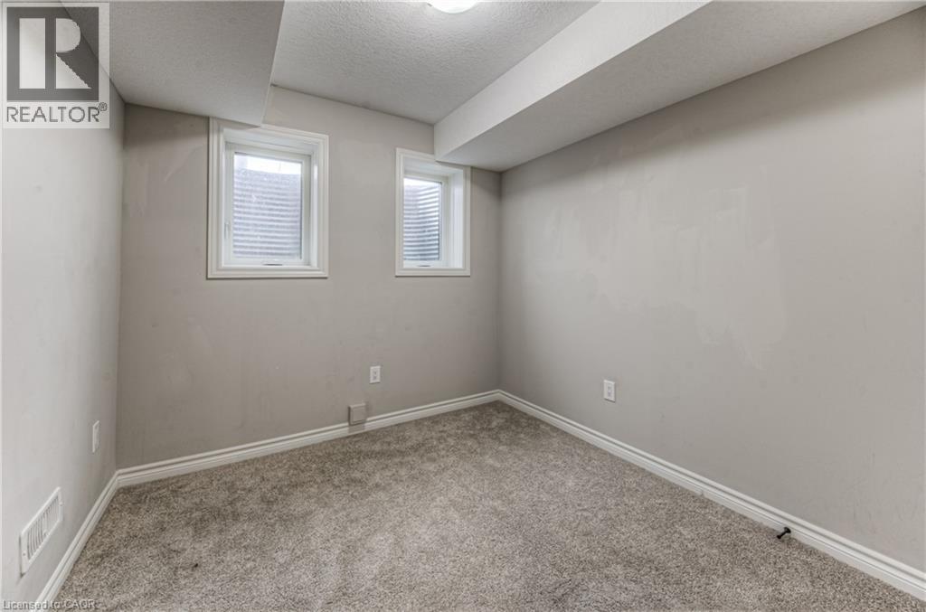 Photo 20 of 253 Chapel Hill Drive, Kitchener ON