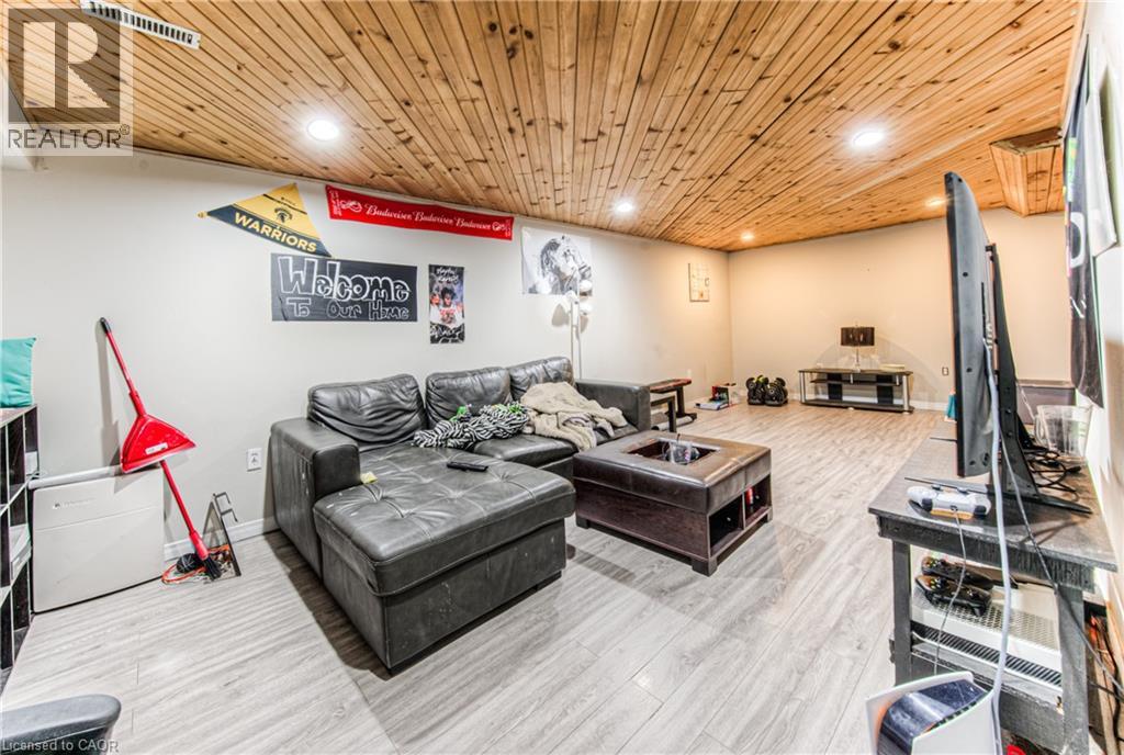 Photo 15 of 121 University Avenue E Unit 9, Waterloo ON