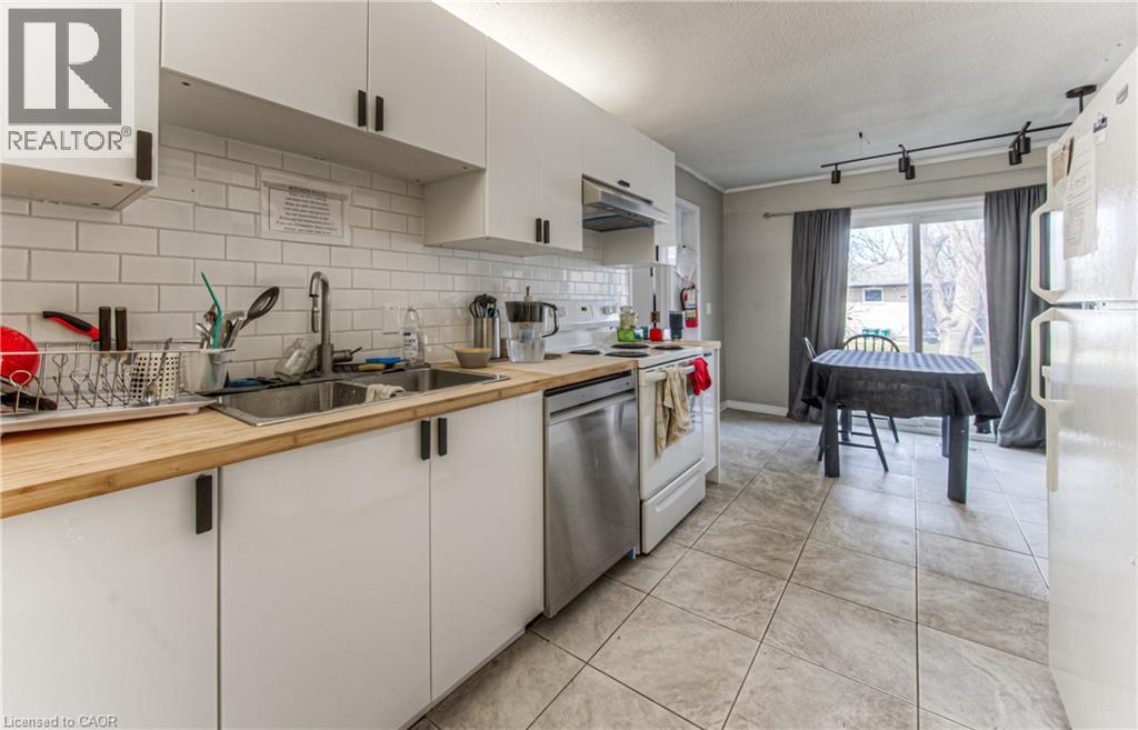 Photo 3 of 121 University Avenue E Unit 9, Waterloo ON