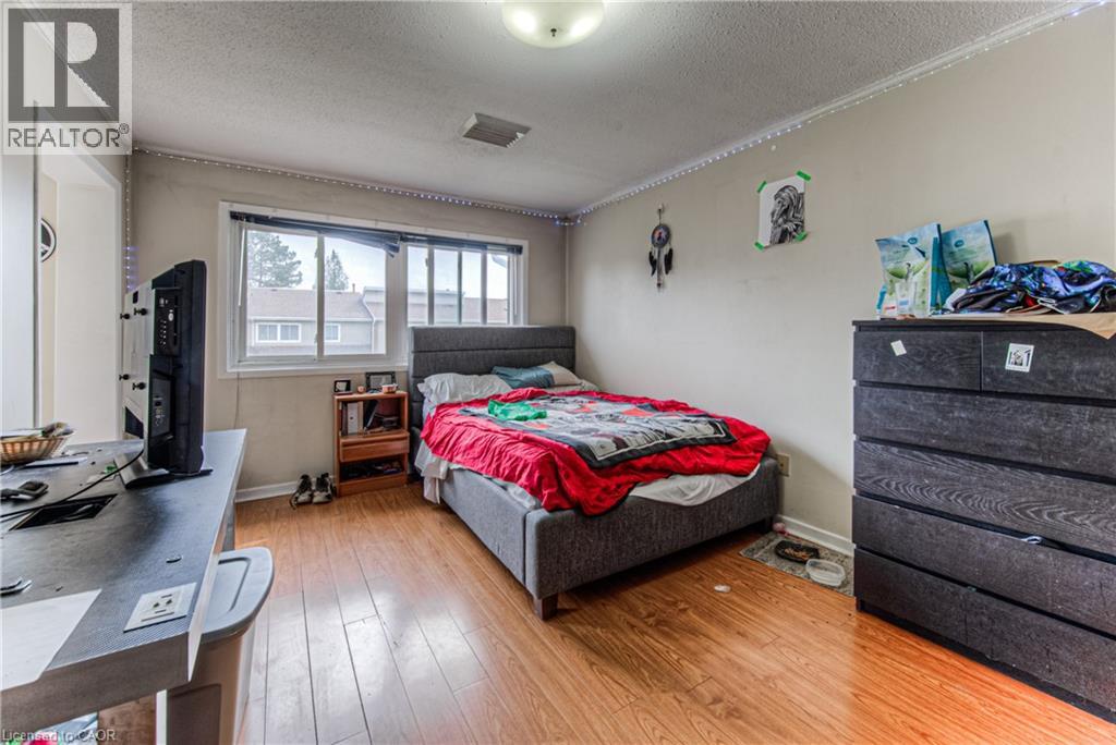 Photo 10 of 121 University Avenue E Unit 9, Waterloo ON