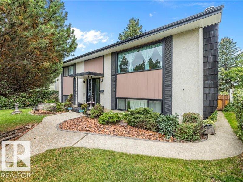 Photo 1 of 3832 110 St Nw Nw, Edmonton AB