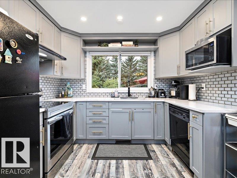 Photo 19 of 3832 110 St Nw Nw, Edmonton AB