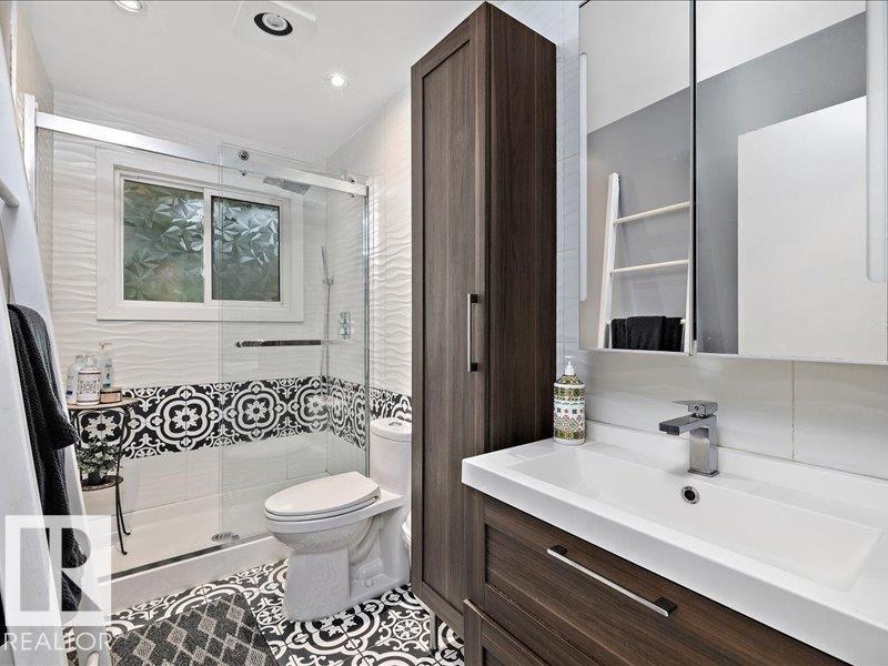 Photo 24 of 3832 110 St Nw Nw, Edmonton AB