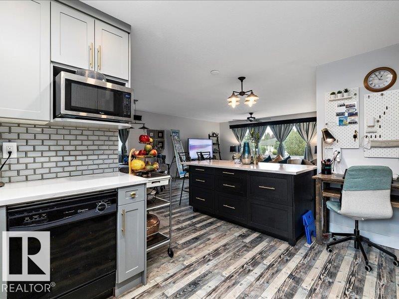Photo 20 of 3832 110 St Nw Nw, Edmonton AB