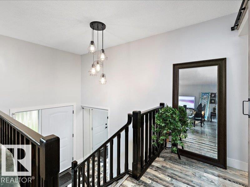 Photo 6 of 3832 110 St Nw Nw, Edmonton AB