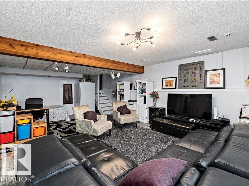 Photo 32 of 3832 110 St Nw Nw, Edmonton AB