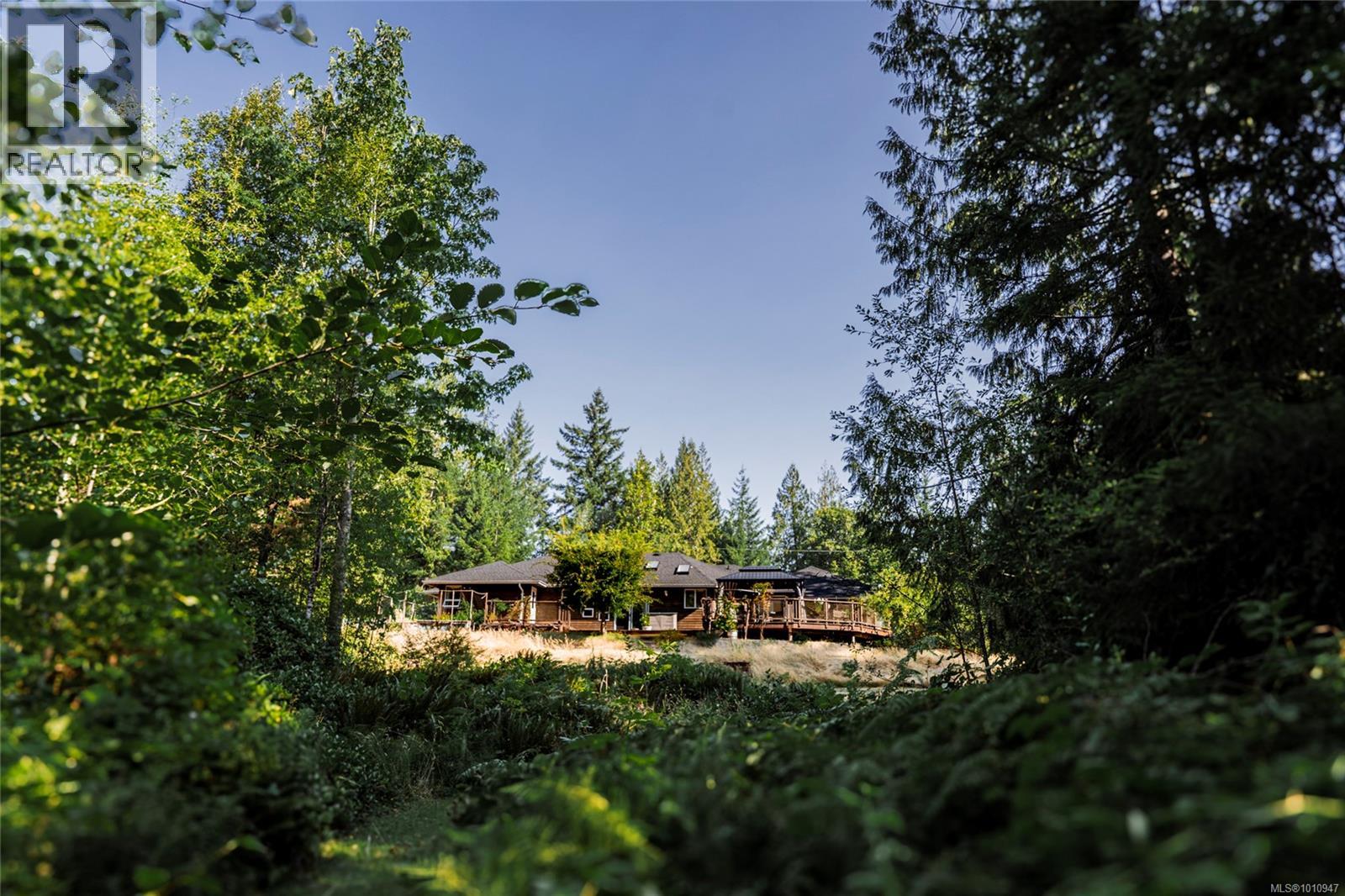 Photo 15 of 7185 Royal Dr, Lantzville BC