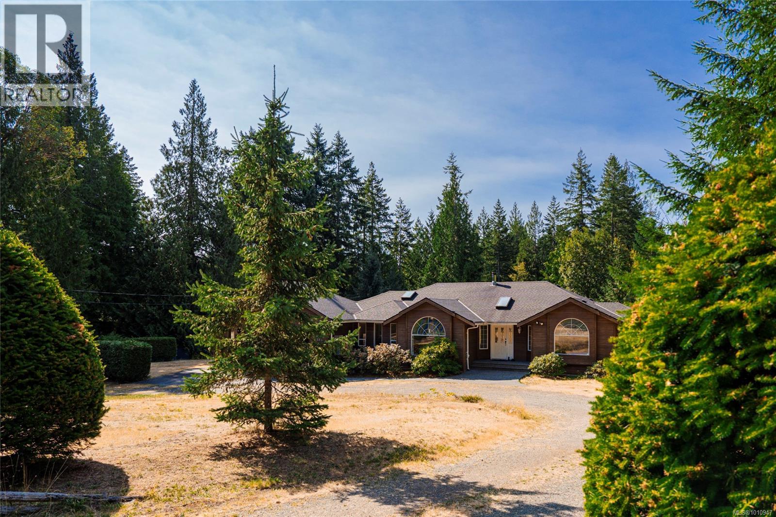 Photo 14 of 7185 Royal Dr, Lantzville BC