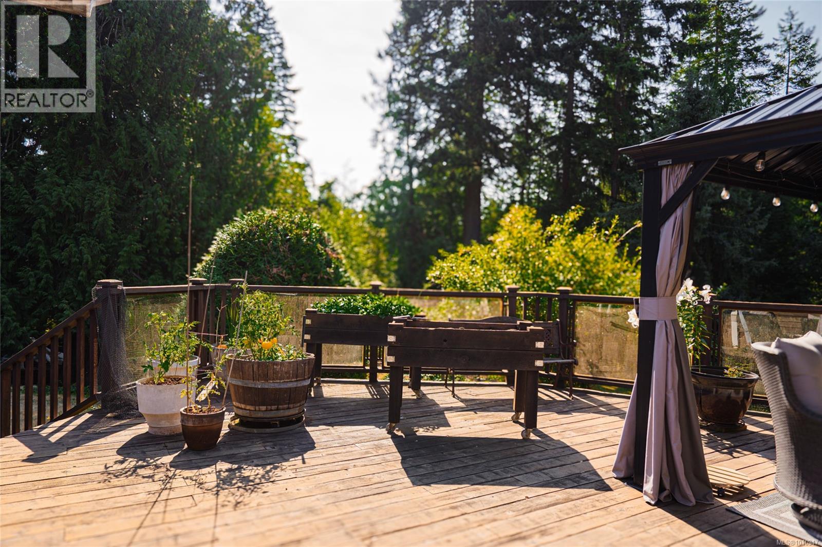 Photo 20 of 7185 Royal Dr, Lantzville BC
