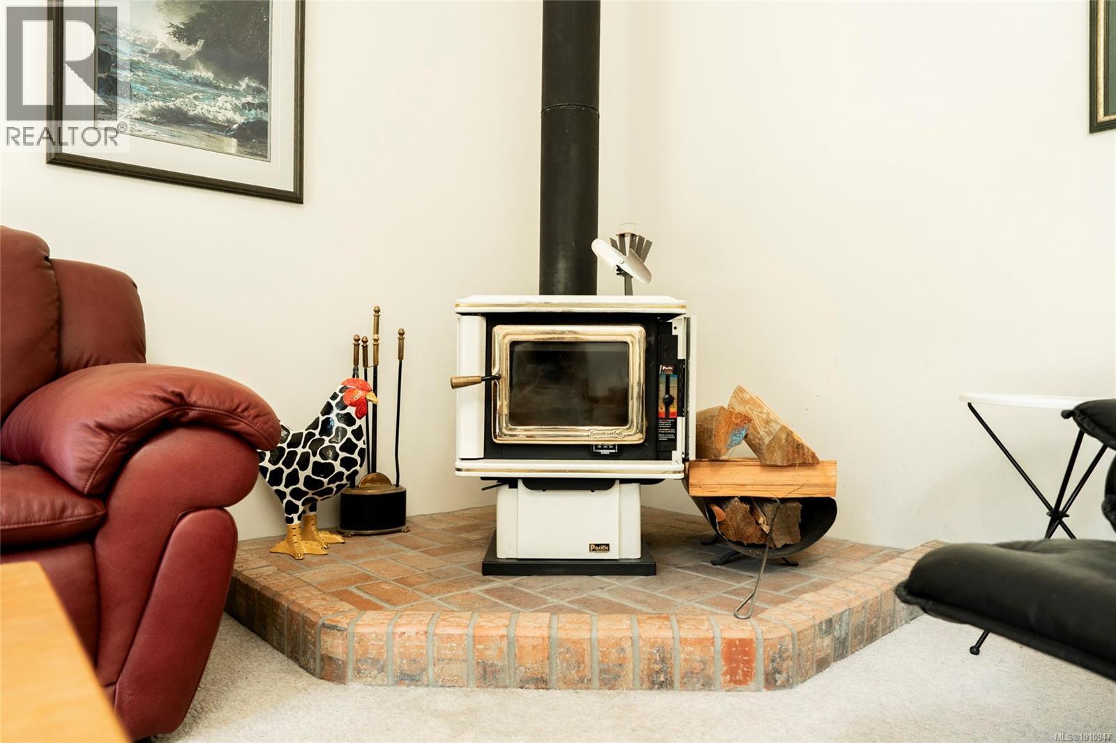 Photo 23 of 7185 Royal Dr, Lantzville BC