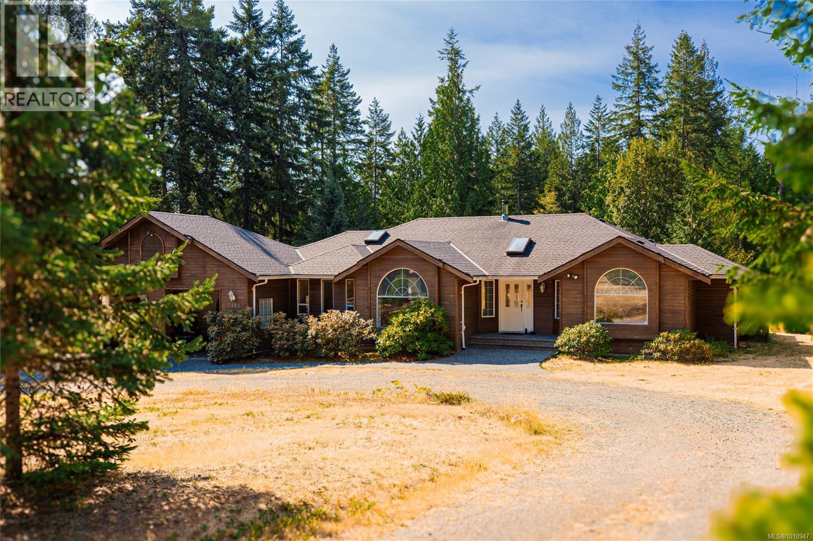 Photo 35 of 7185 Royal Dr, Lantzville BC