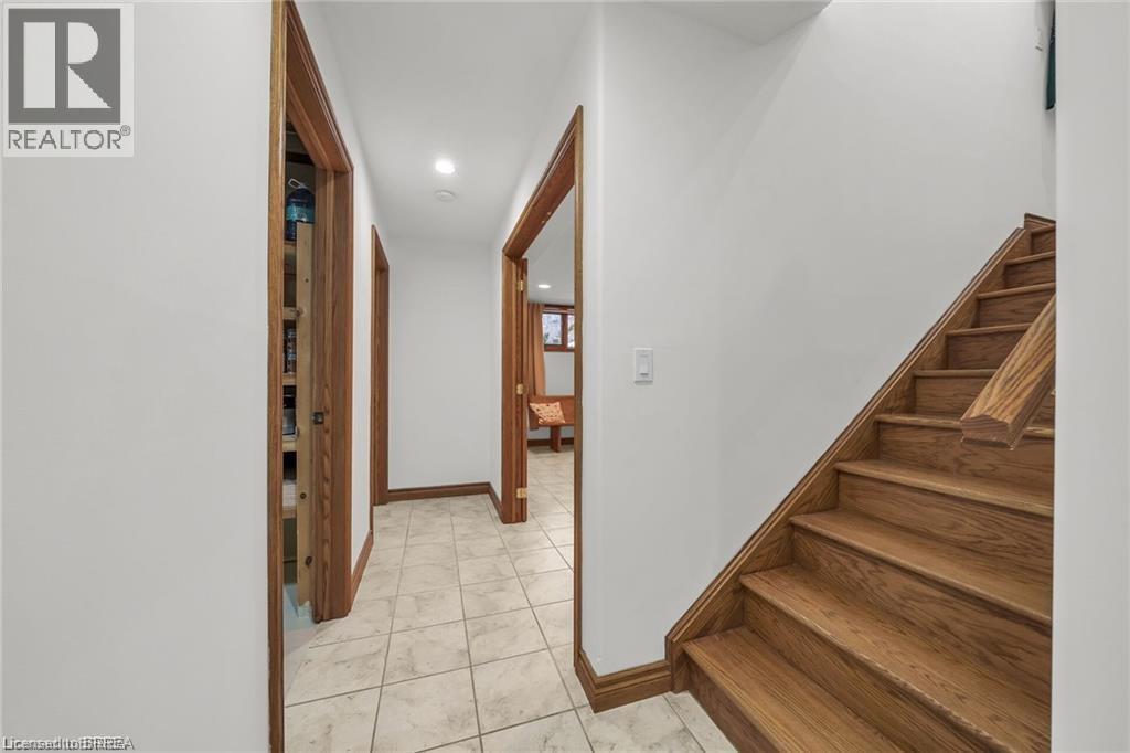 Photo 28 of 38 Grand River Street S, Paris ON