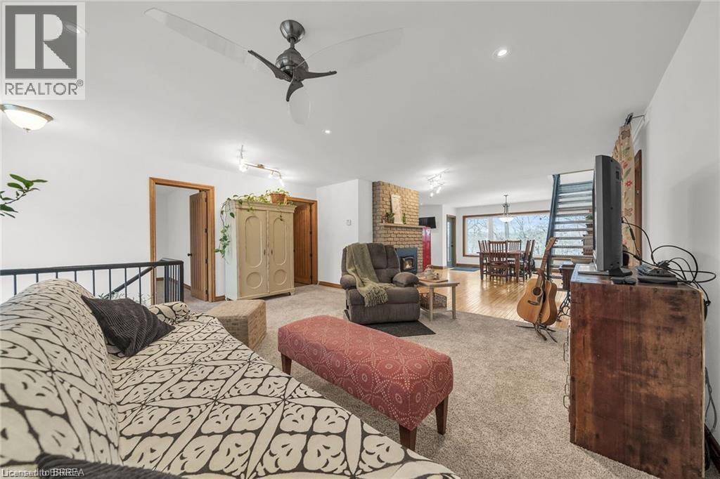 Photo 19 of 38 Grand River Street S, Paris ON