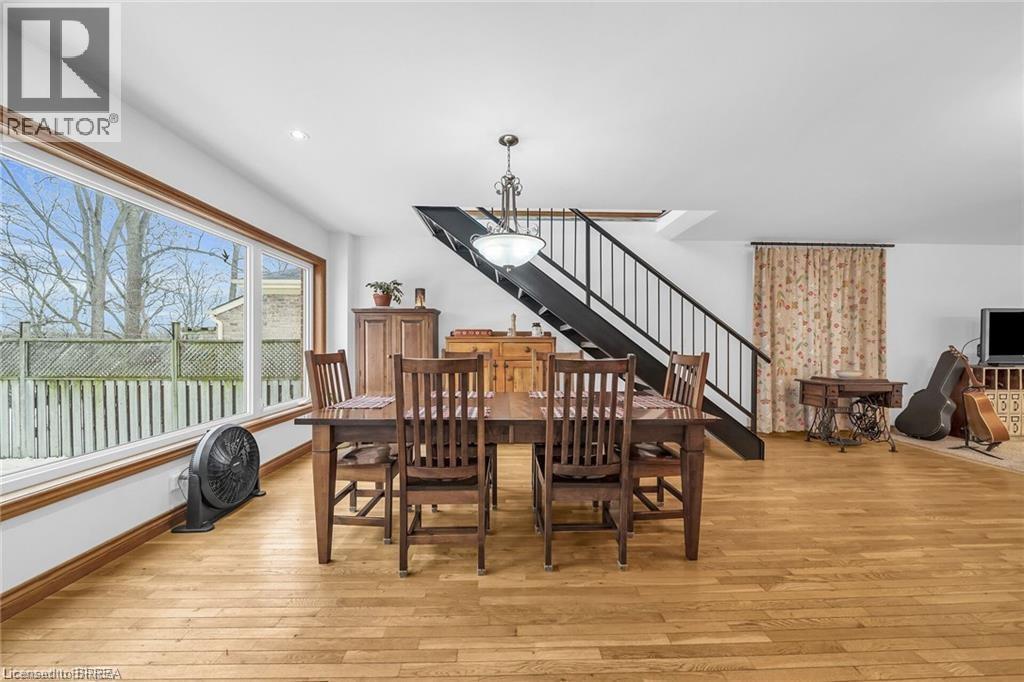 Photo 11 of 38 Grand River Street S, Paris ON