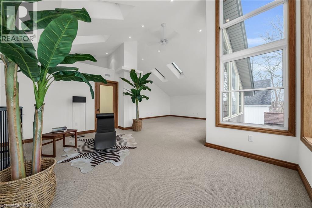 Photo 23 of 38 Grand River Street S, Paris ON