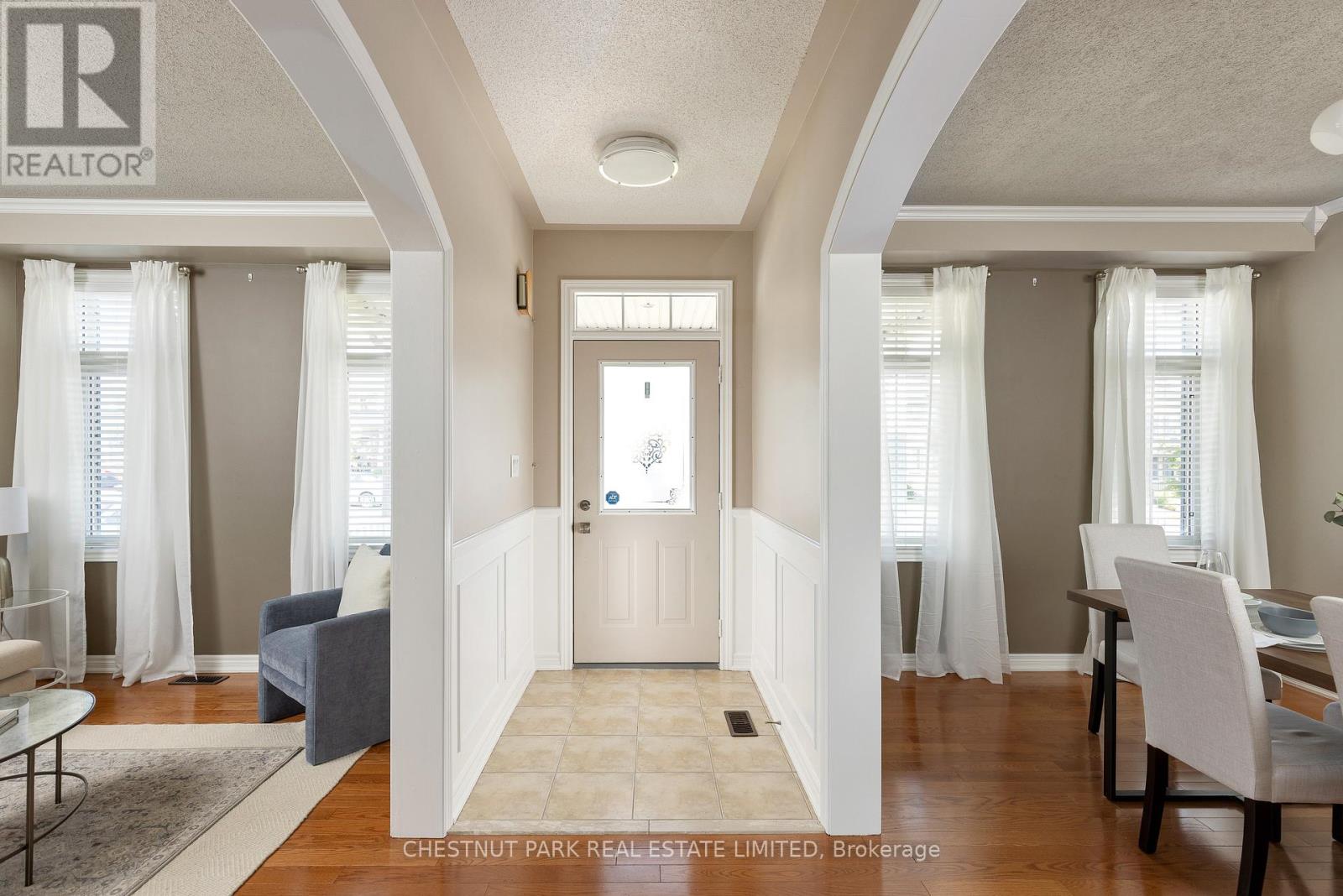 Photo 16 of 65 Northern Dancer Drive, Oshawa ON