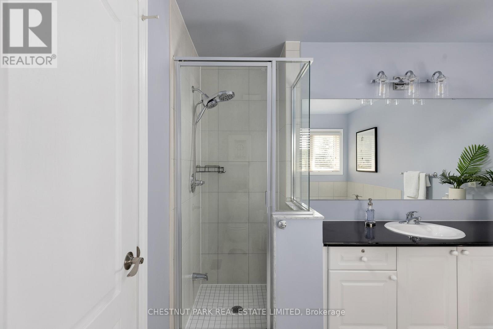 Photo 13 of 65 Northern Dancer Drive, Oshawa ON