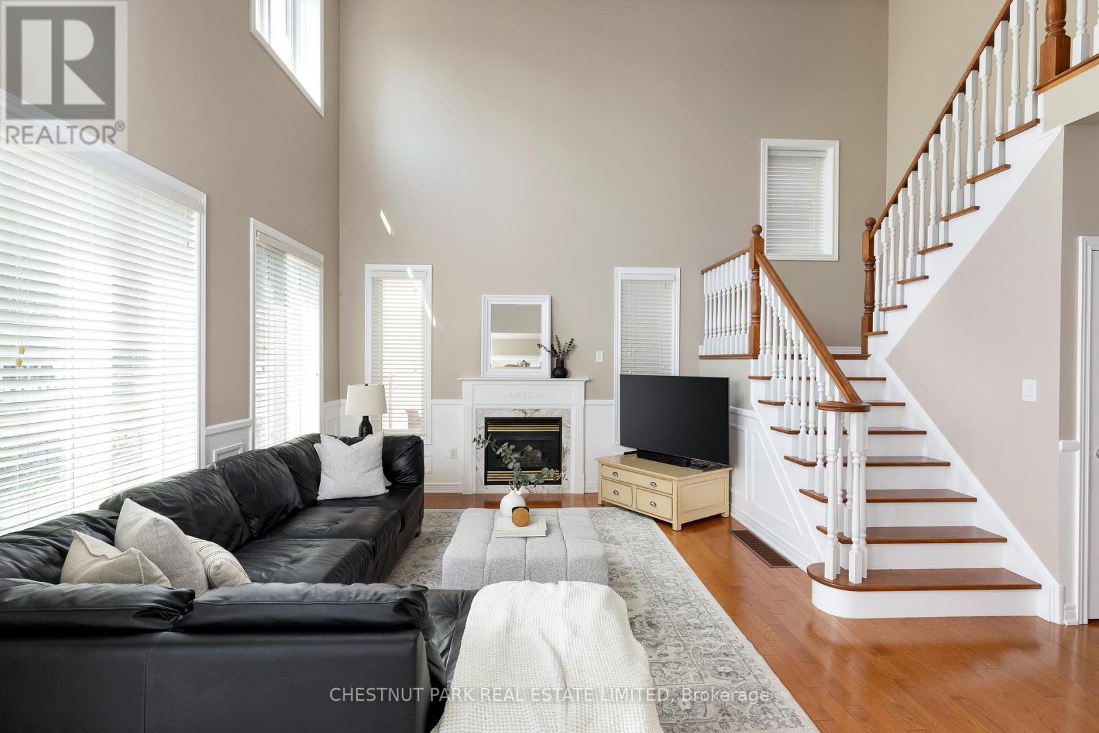 Photo 20 of 65 Northern Dancer Drive, Oshawa ON