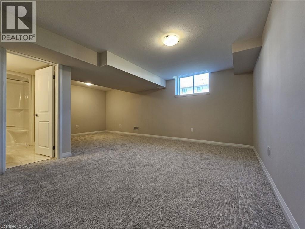 Photo 5 of 111 Alicia Crescent, Thorold ON