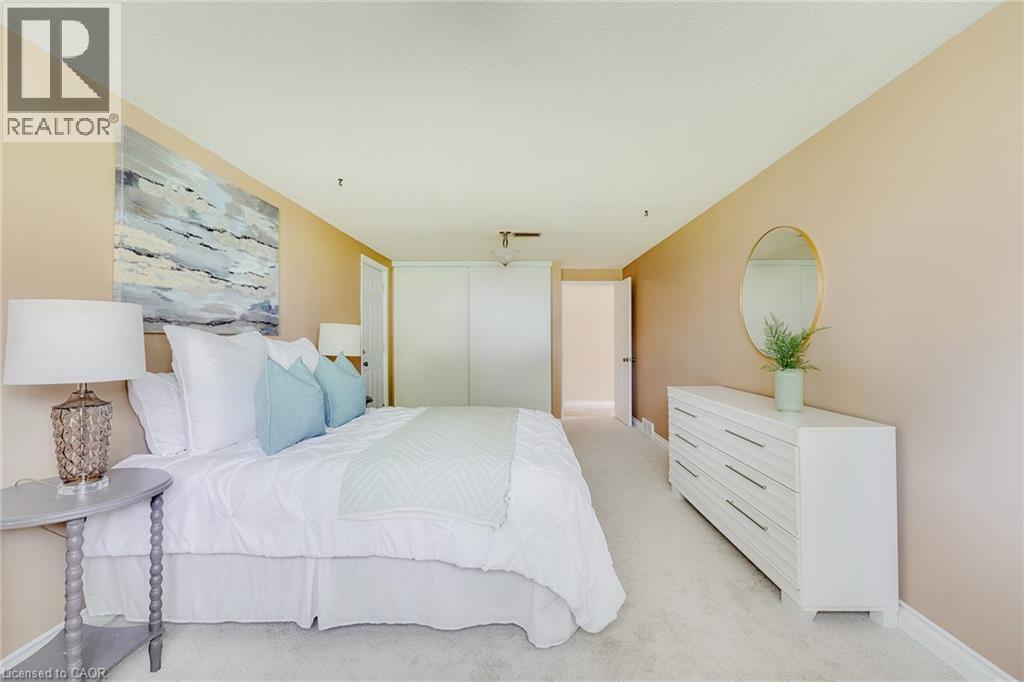 Photo 14 of 15 Laguna Crescent, St Catharines ON