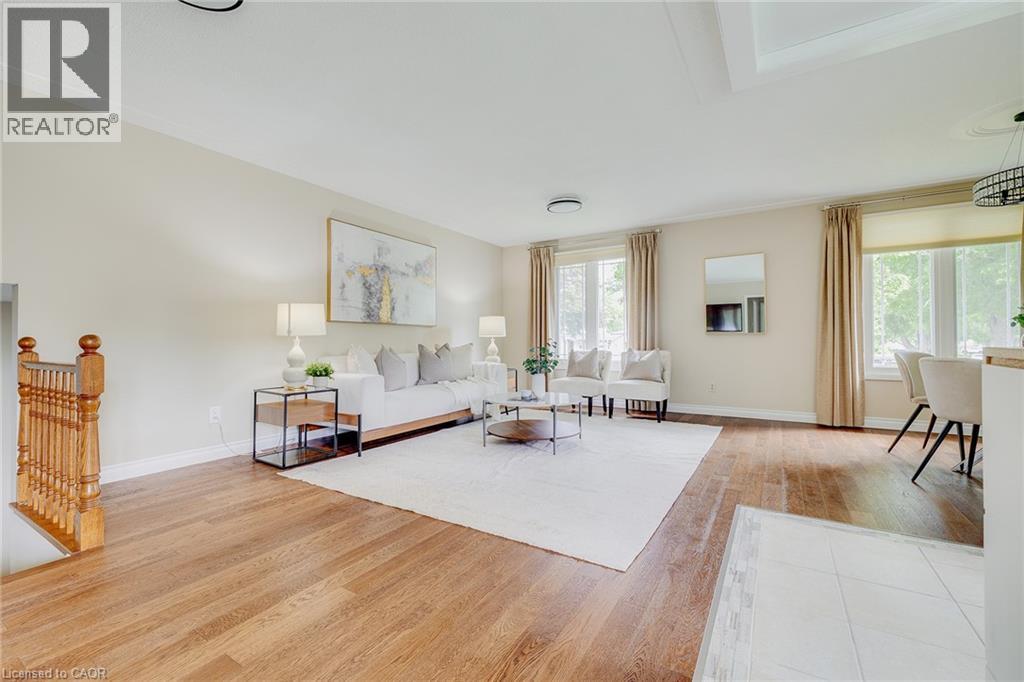 Photo 28 of 15 Laguna Crescent, St Catharines ON