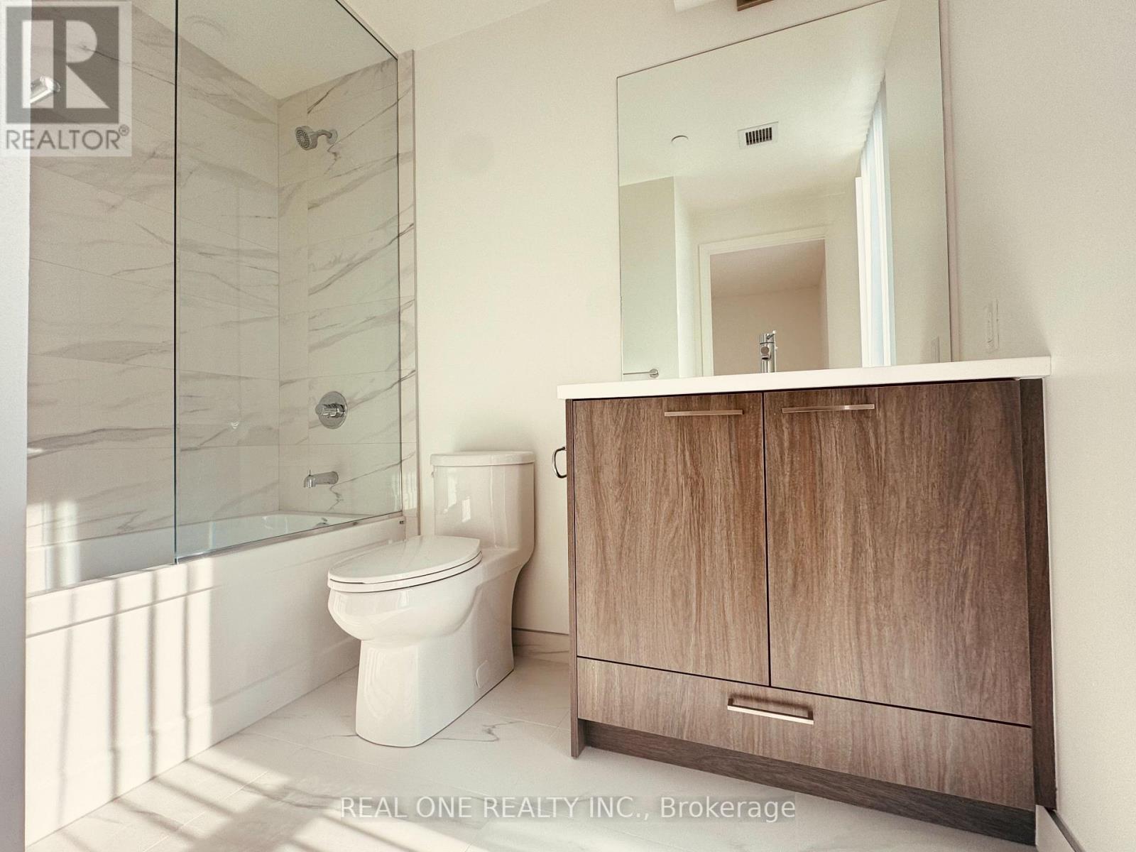 Photo 6 of 3312 28 Interchange Way, Vaughan ON