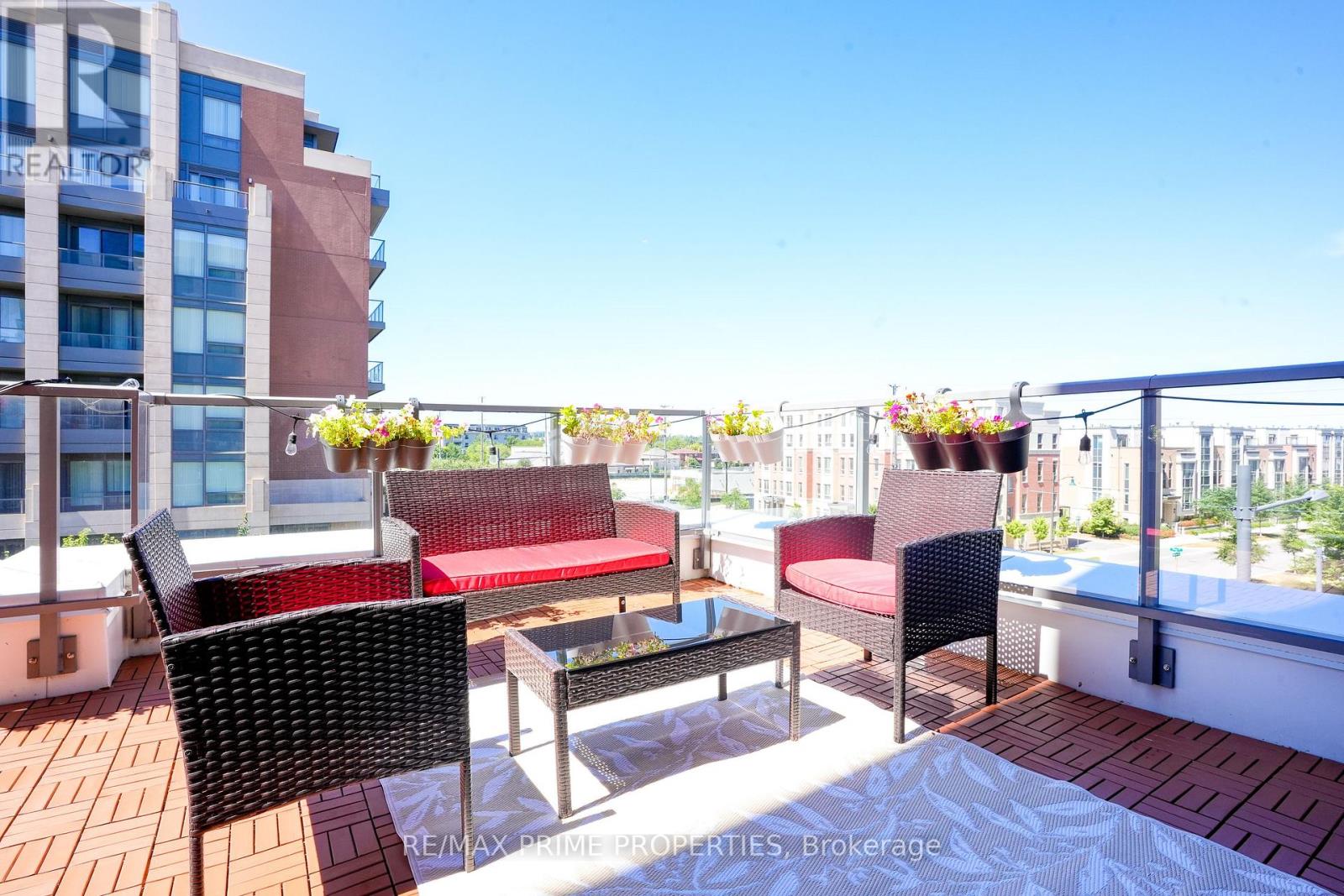 Photo 2 of 510 8228 Birchmount Road, Markham ON