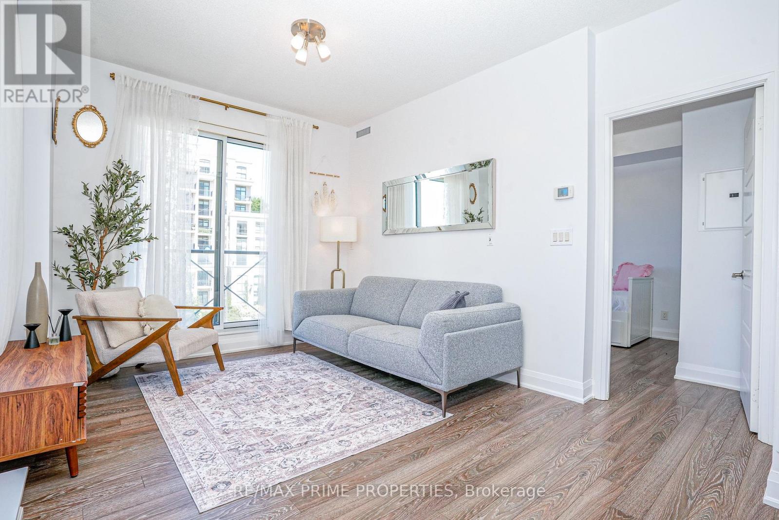 Photo 3 of 510 8228 Birchmount Road, Markham ON