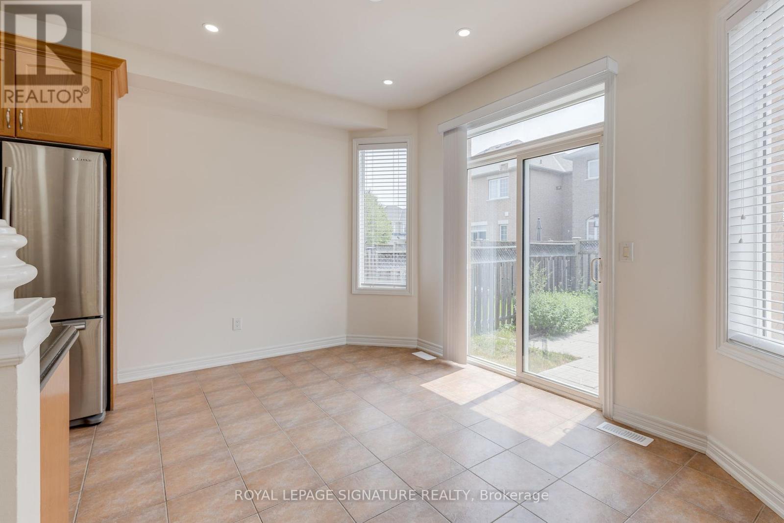 Photo 18 of 39 Hermitage Boulevard, Markham ON