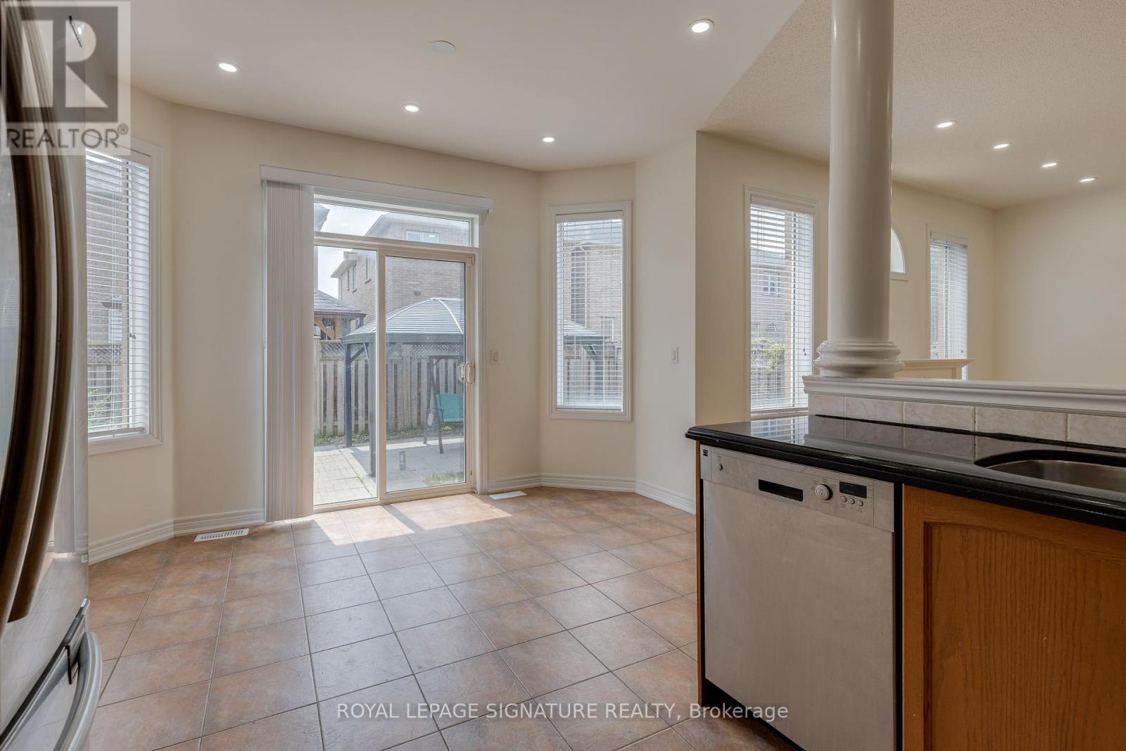 Photo 34 of 39 Hermitage Boulevard, Markham ON