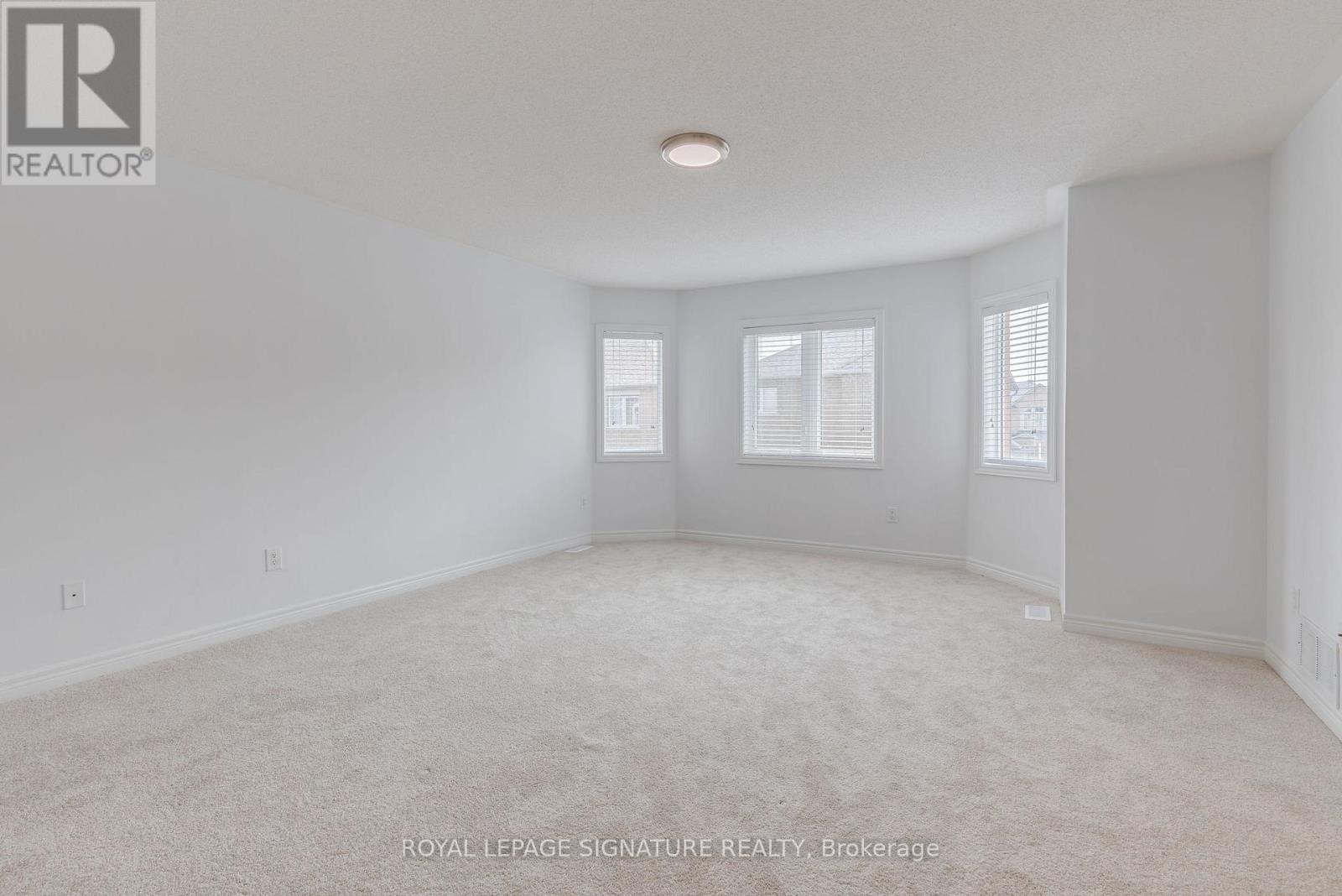 Photo 27 of 39 Hermitage Boulevard, Markham ON