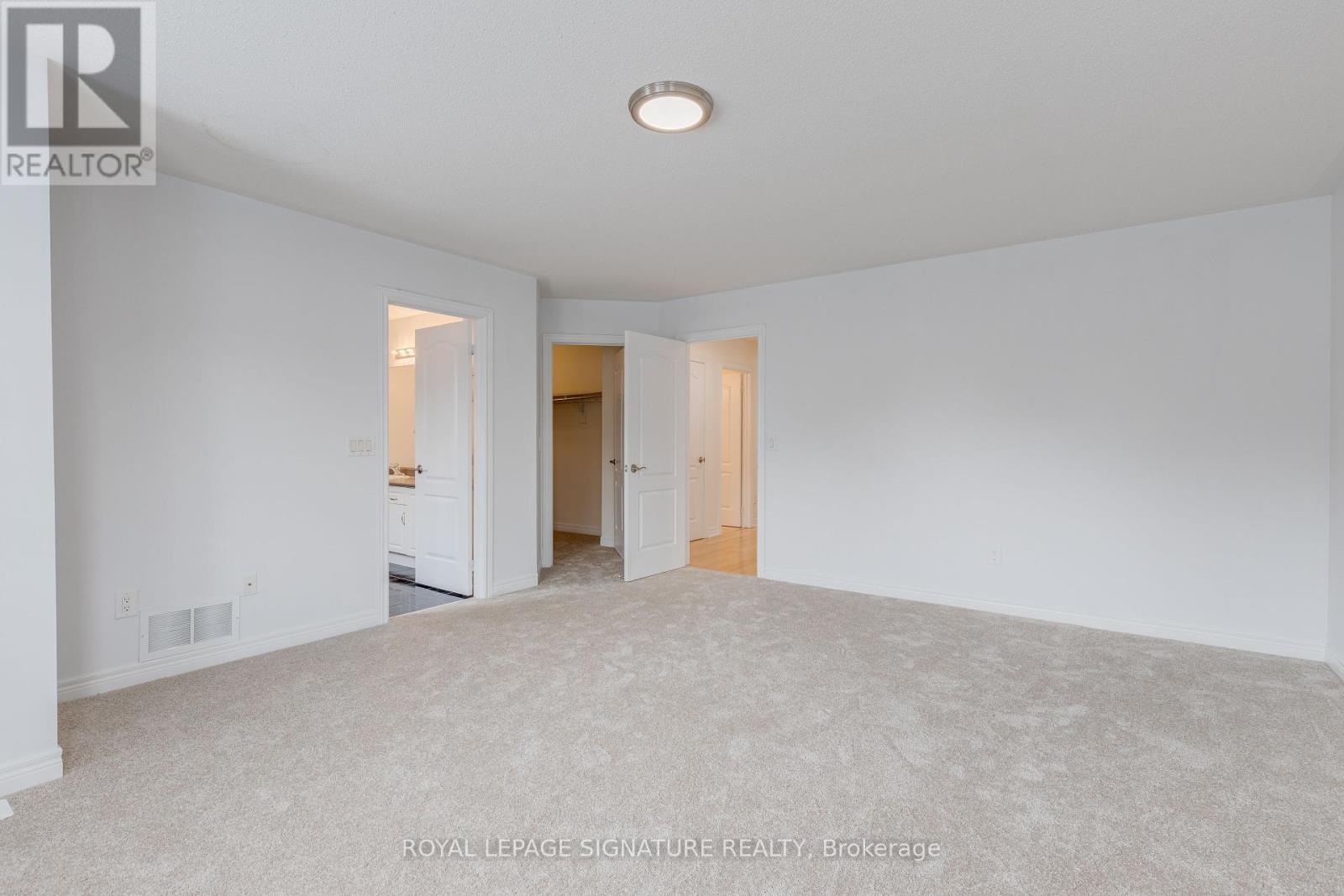 Photo 32 of 39 Hermitage Boulevard, Markham ON