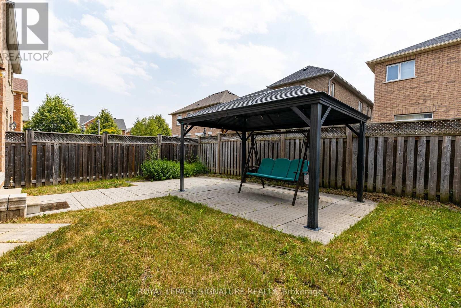 Photo 13 of 39 Hermitage Boulevard, Markham ON