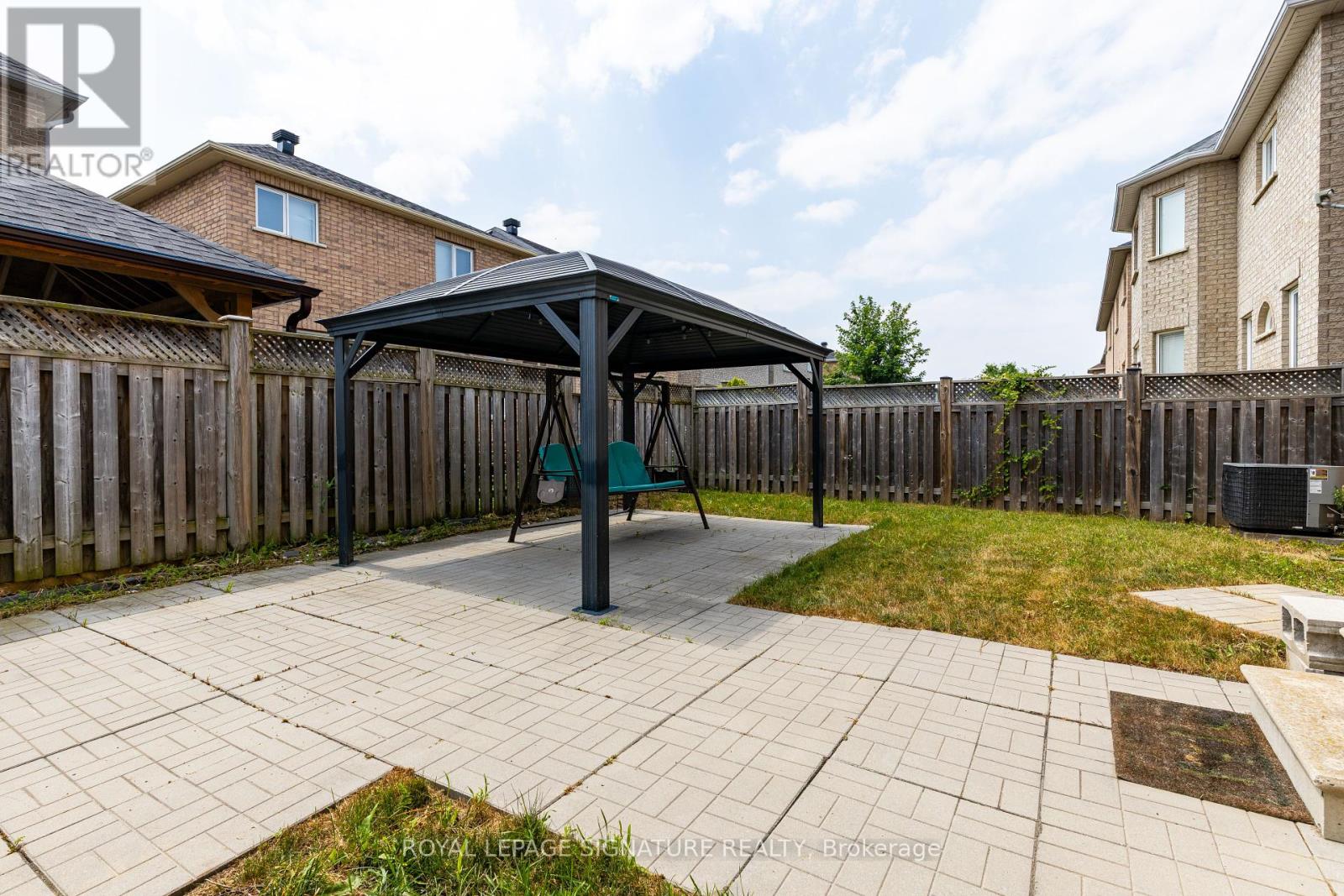 Photo 14 of 39 Hermitage Boulevard, Markham ON