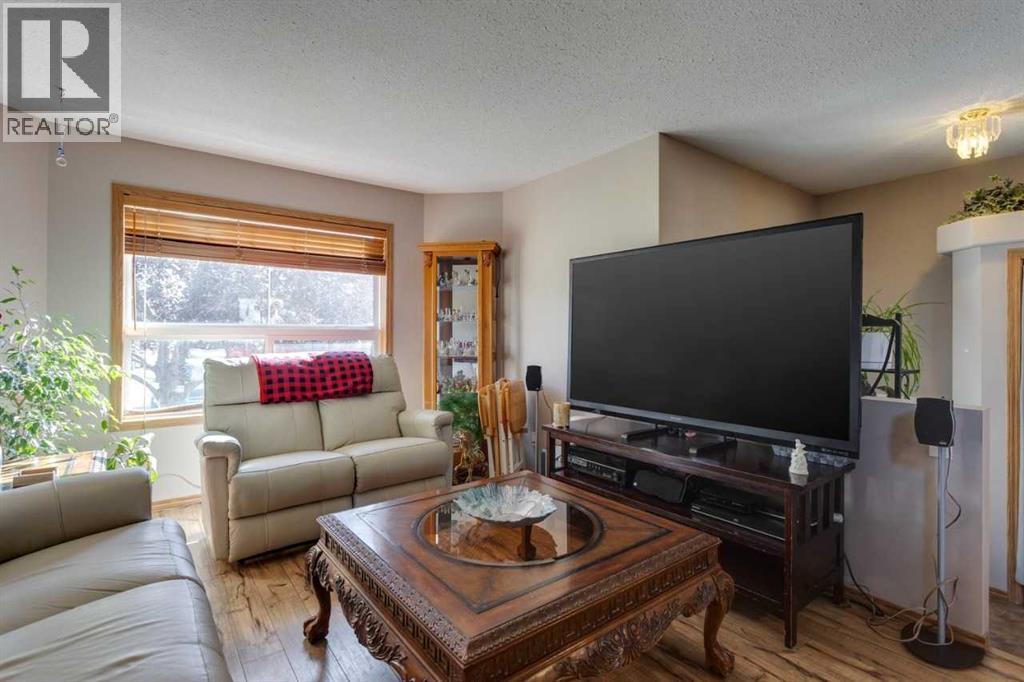 Single Family House for Sale in  Coventry Road NE Coventry Hills Calgary 