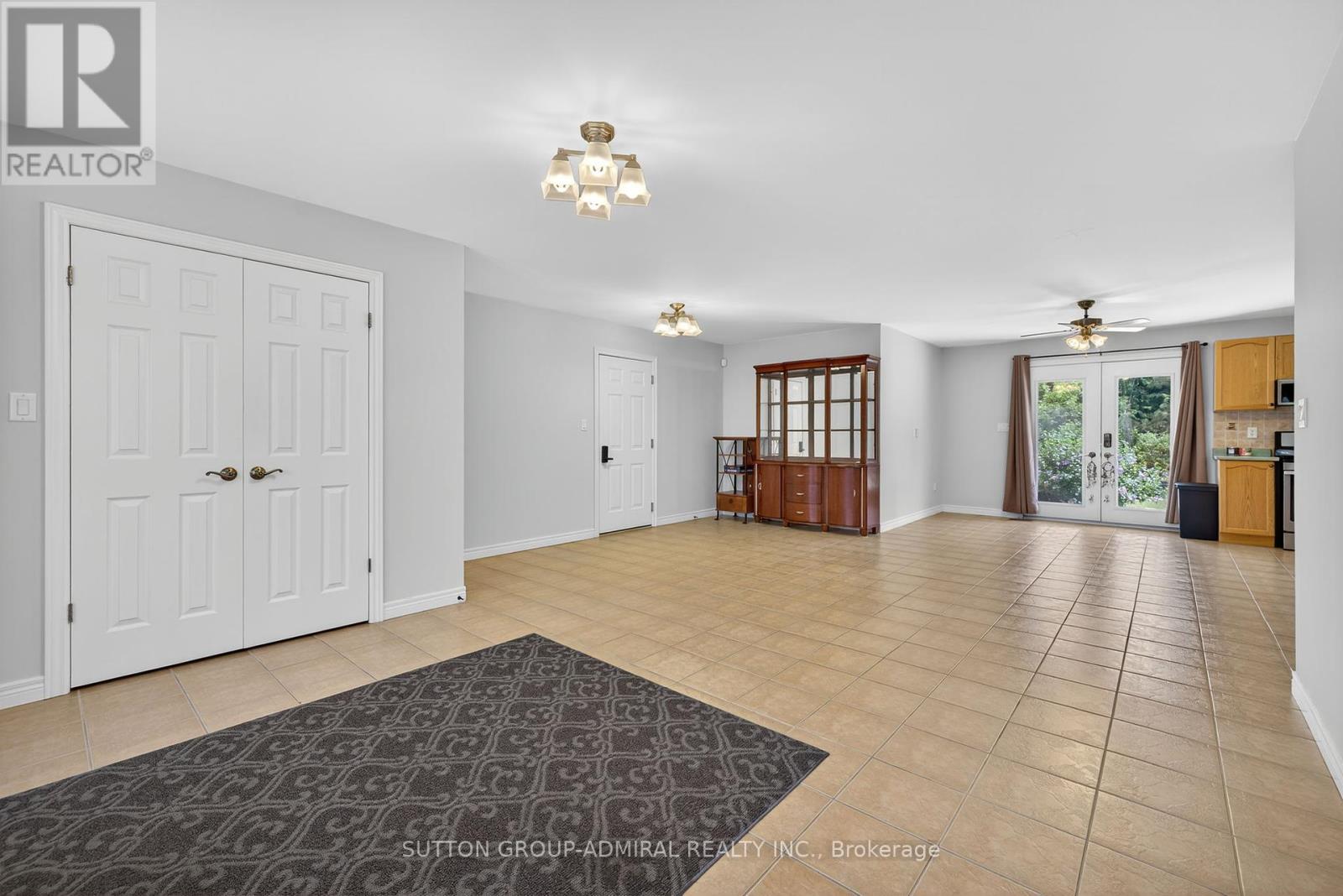 Photo 13 of 120 Lake Woods Drive, Whitchurchstouffville ON