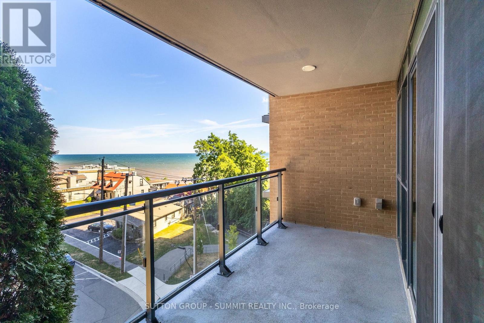 Photo 25 of 404 2060 Lakeshore Road, Burlington ON