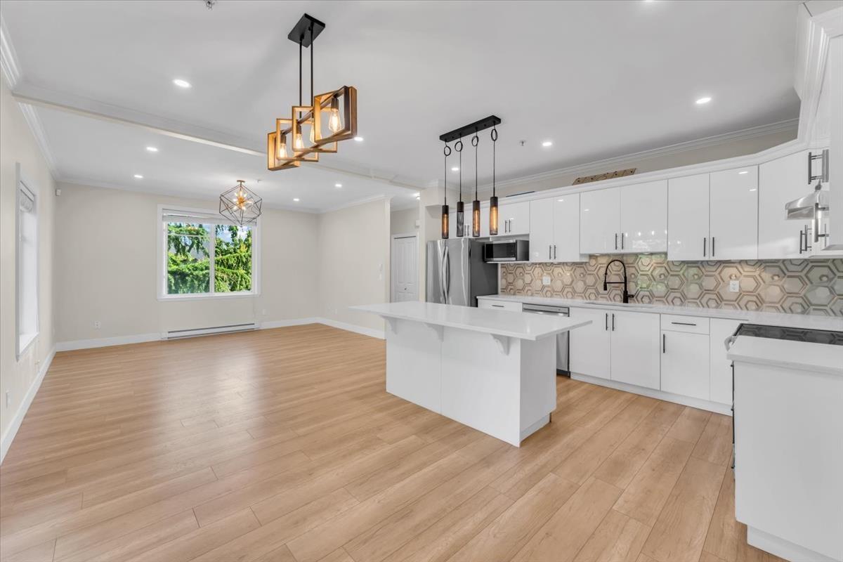 Photo 11 of 52 8633 159 Street, Surrey BC